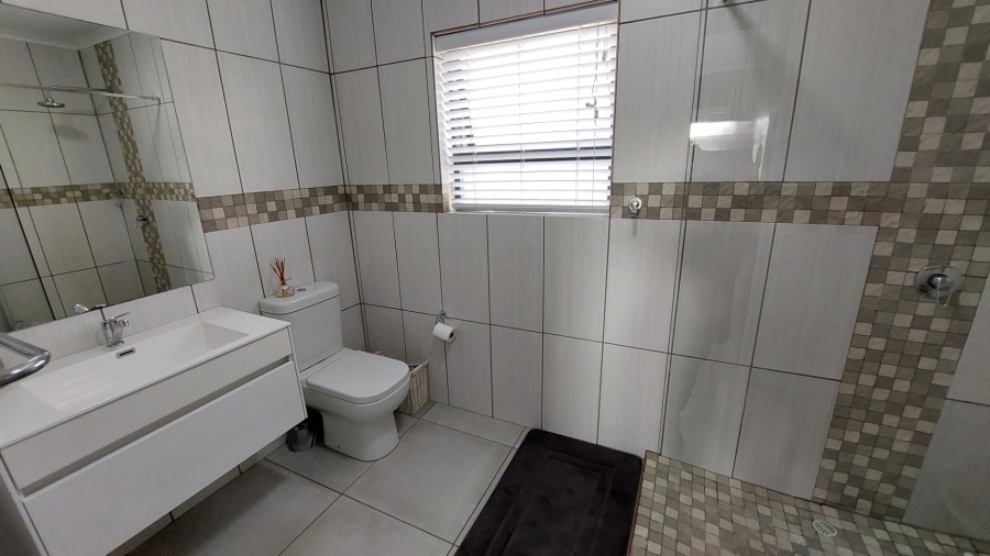 3 Bedroom Property for Sale in Tafelzicht Western Cape